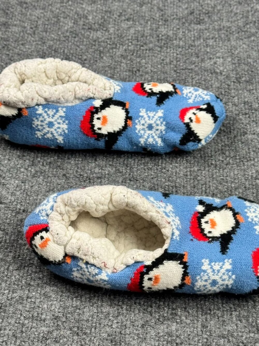 Women's Fuzzy Penguin Slipper Socks Blue Sherpa Lined Non-Skid Grippers Size S/M